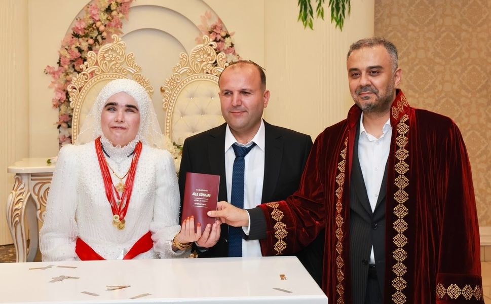 Kahramanmaraş’ta Anlamlı Nikah: Görme Engelli Çift Dünyaevine Girdi