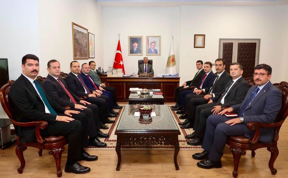 Vali Ünlüer, Yeni Atanan Kaymakamlarla İlk Değerlendirme Toplantısını Yaptı
