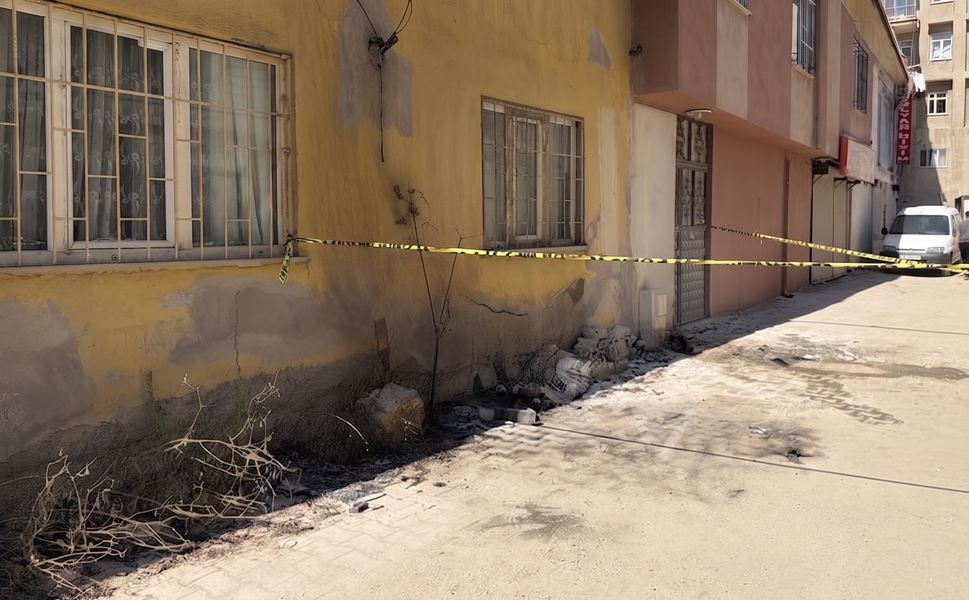 27 Yaşındaki Genç Kendini Ateşe Verdi