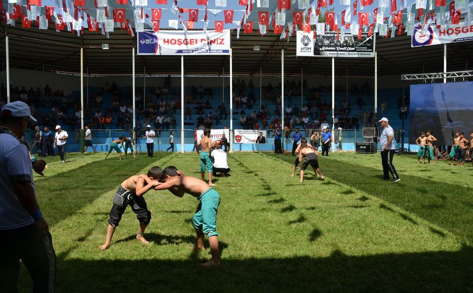 48. Geleneksel Afşin Eshab-ı Kehf Karakucak Güreş Festivali Başladı