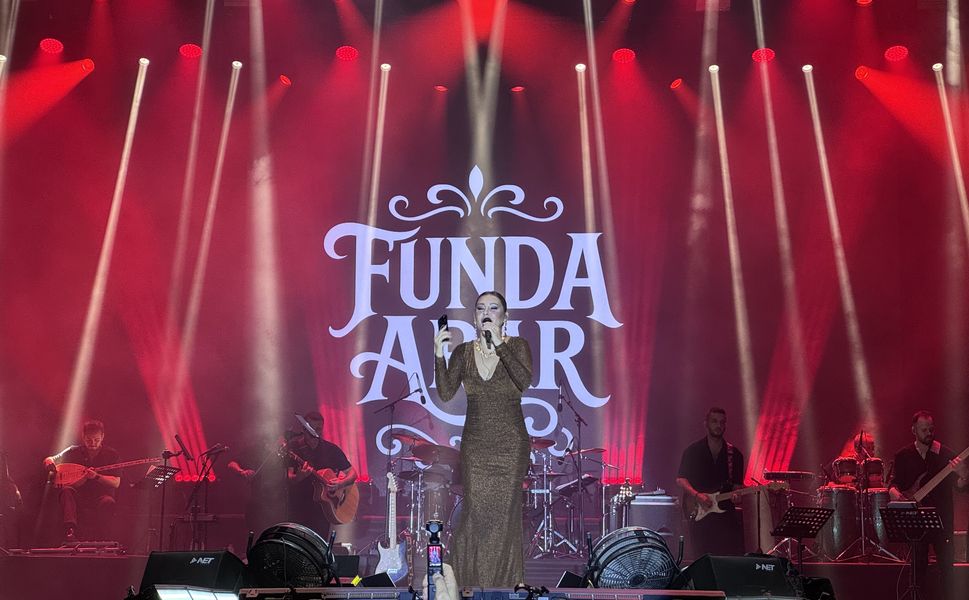 Ağustos Fuarı'nda Funda Arar Coşkusu