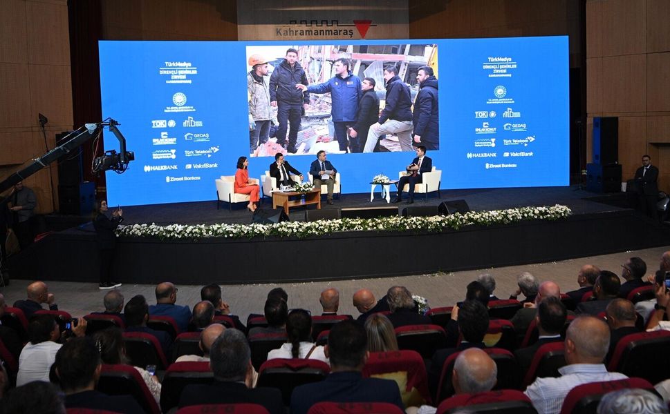 Bakan Kurum: "15 Günde Temel Attık, 45 Günde İlk Konutları Teslim Ettik"