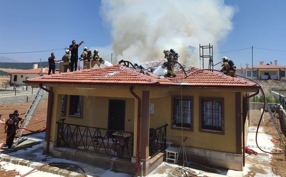 İtfaiyeden Yoğun Mesai: Temmuzda 2 Bin 554 Olaya Müdahale