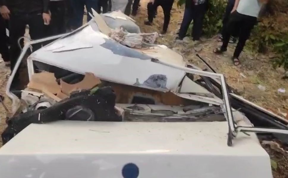 Kontrolden Çıkan Otomobil Ağaca Çarptı: 1 Ölü, 2 Yaralı