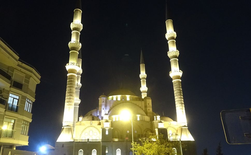 Mevlid Kandili'nde Abdülhamid Han Camii Doldu Taştı