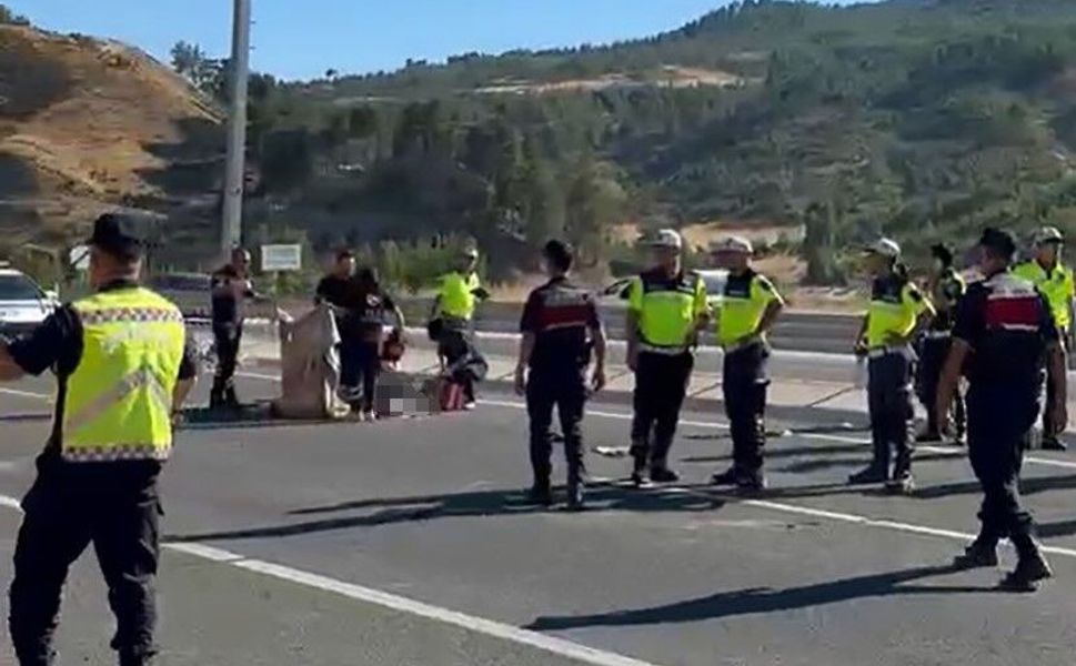 Otomobil Takla Attı: 1 Ölü, 1’i Ağır 4 Yaralı