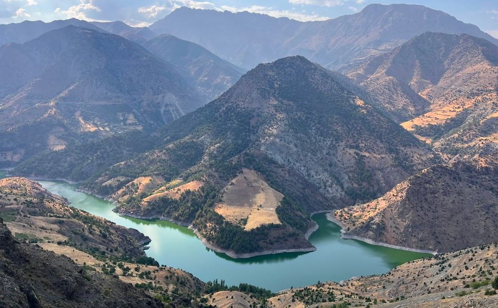 Sarıgüzel Barajı’nda Kartpostallık Manzara