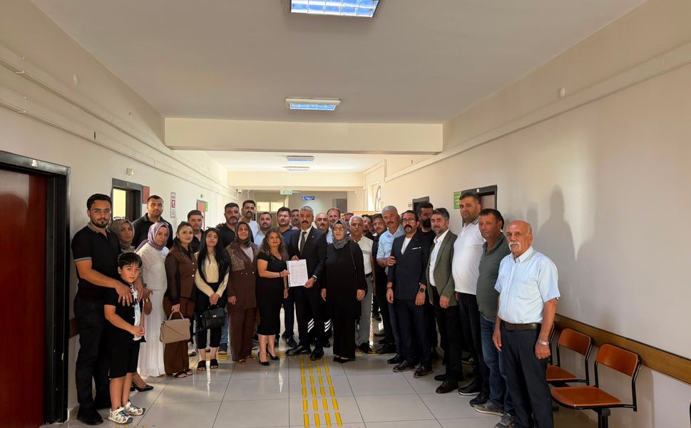 MHP Afşin İlçe Başkanı Kenan Karaağaç Mazbatasını Aldı