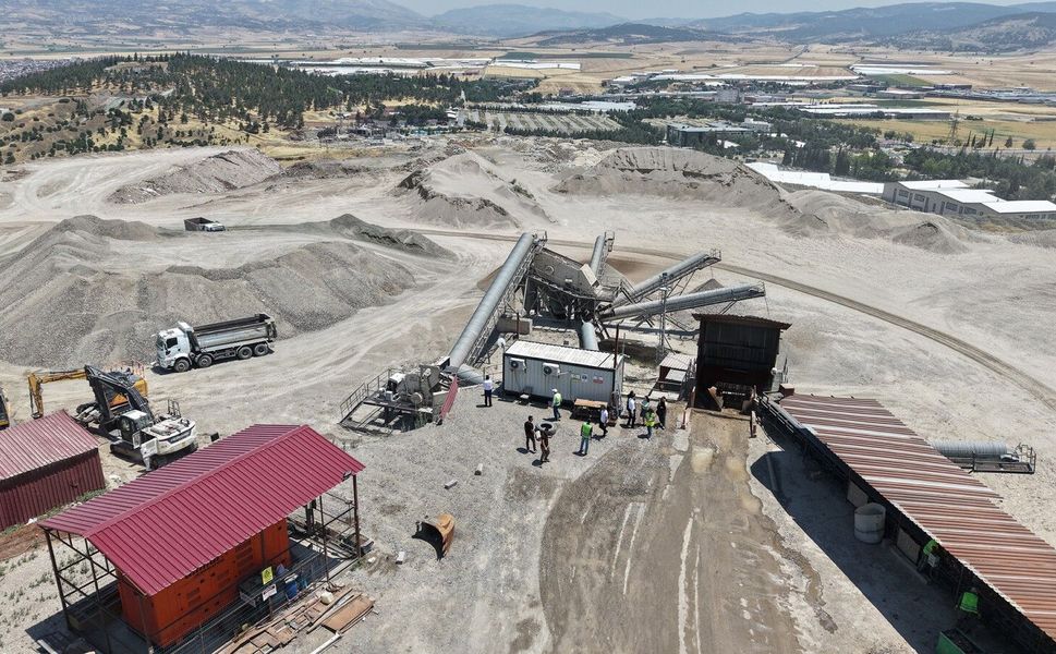 750 Bin Metreküplük Enkaz Yeniden Ekonomiye Kazandırılıyor