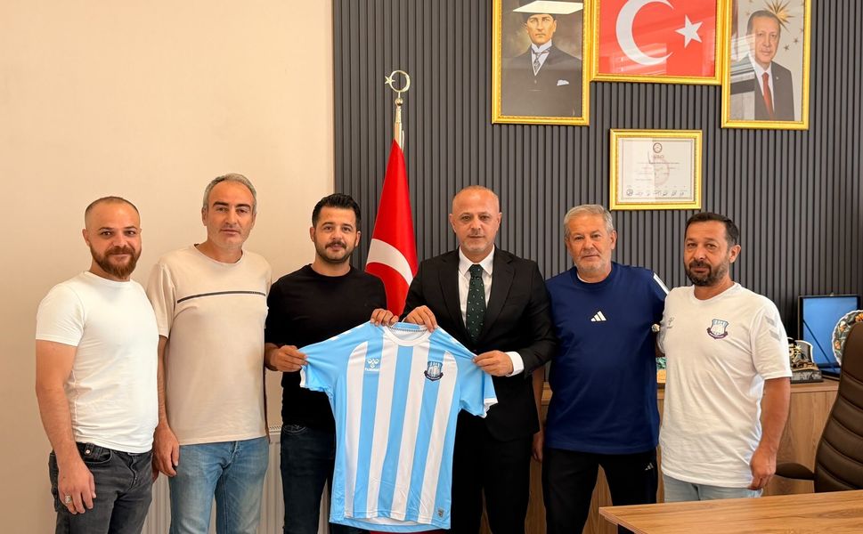 Afşin Spor Yönetimi Başkan Kıraç’ı Ziyaret Etti