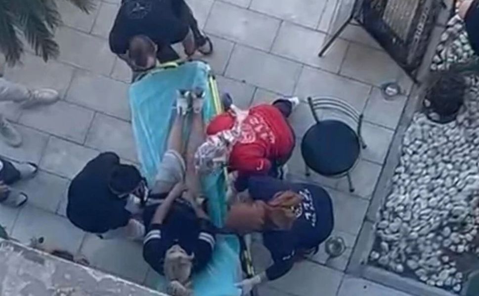 Kuaför Önünde Silahlı Saldırı! 2 Kadın Yaralandı