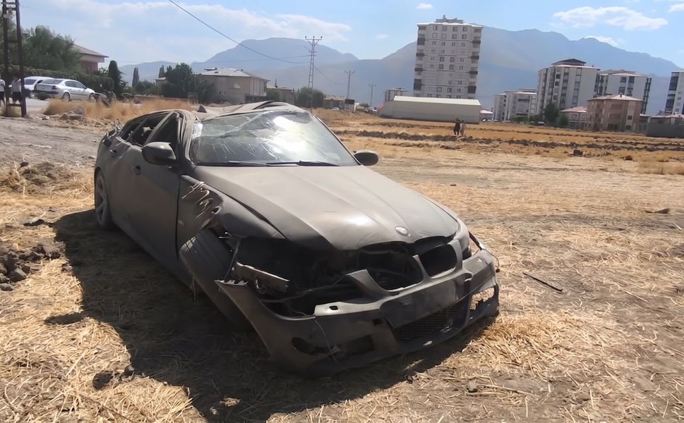 Otomobil Takla Attı: Sürücü Kazayı Yara Almadan Atlattı