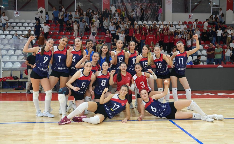 Büyükşehir’in Sultanları Sezona 3-0’lık Galibiyetle Başladı