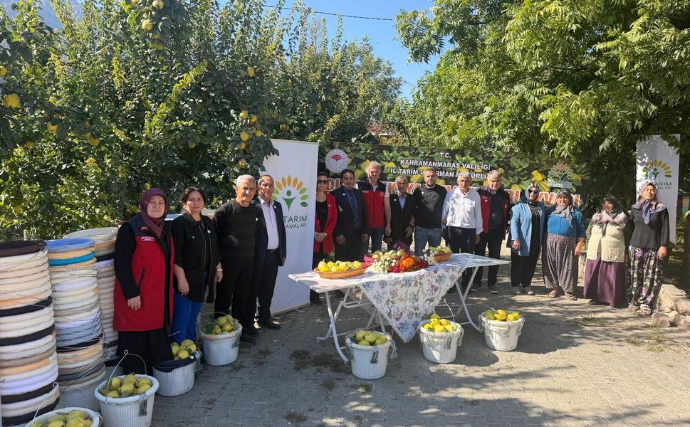 11 Ayva Üreticisine Hasat Desteği: 260 Ekipman Dağıtıldı