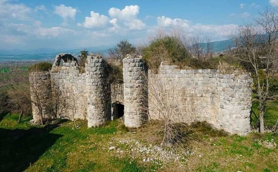 980 Rakımlı Tarihi Hazine: Anacık Kalesi