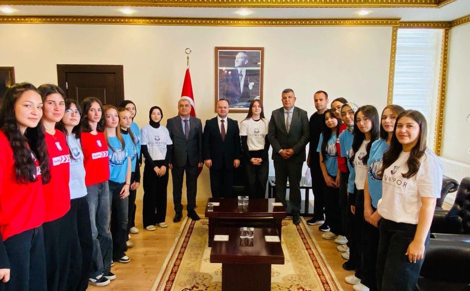 Şampiyon Voleybol Takımından Afşinspor’a Büyük Destek