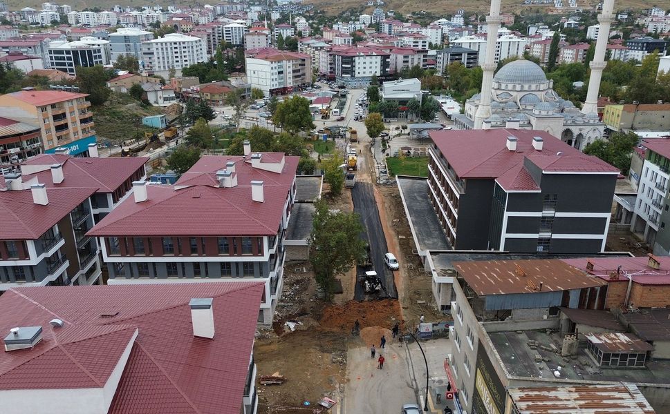 Afşin Atatürk Caddesi Yeniden Trafiğe Açıldı