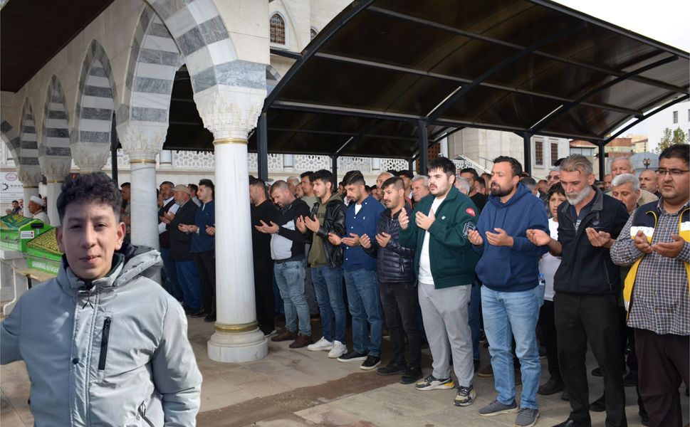 Afşin’de Trafik kazasında Hayatını Kaybeden Samet Özdemir Toprağa Verildi