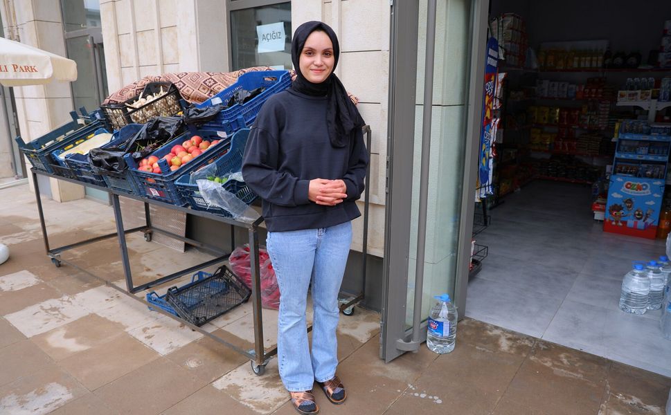 Deprem Sonrası Yeniden İnşa Edilen İş Yerlerinde Ticari Hayat Başladı