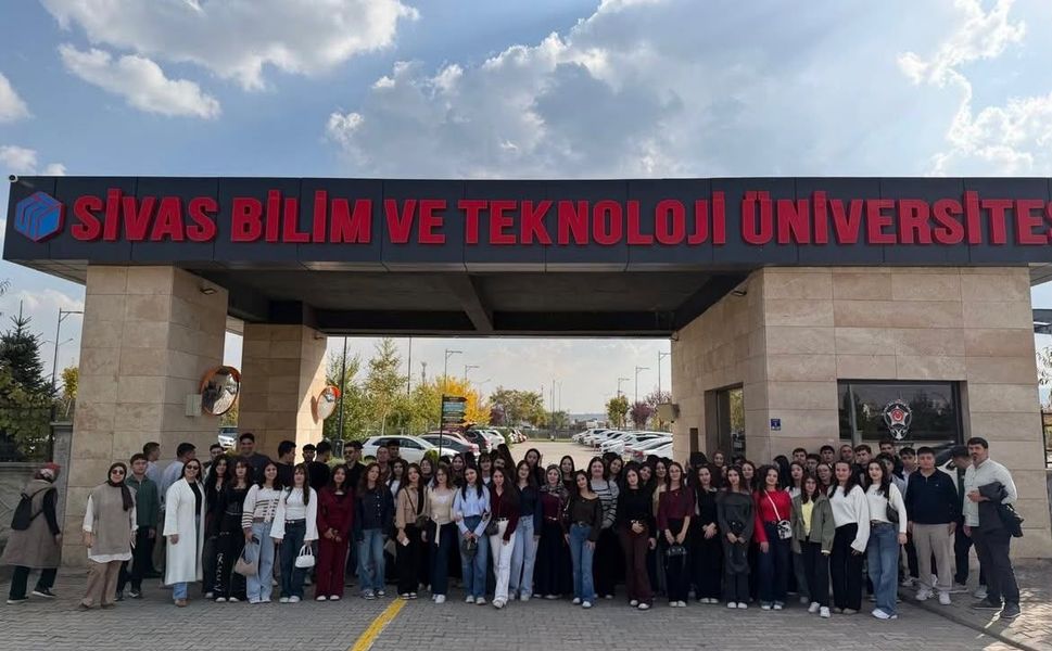 Eshab-ı Kehf Anadolu Lisesi Öğrencilerinden Sivas Bilim ve Teknoloji Üniversitesine Ziyaret