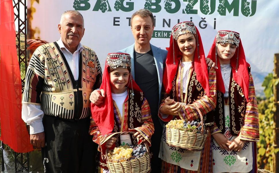 Tescilli Lezzet Kabarcık Üzümünde Bağ Bozumu Heyecanı