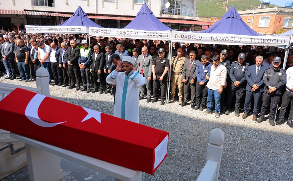 Öldürülen Polis Memuru Son Yolculuğuna Uğurlandı