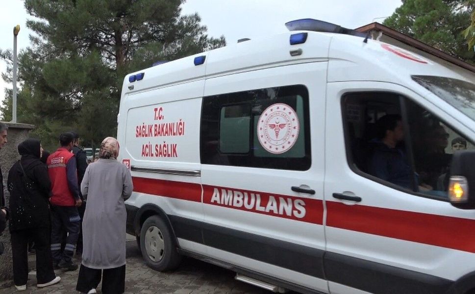 İnşaattaki Gaz Sızıntısından Etkilenen 20 Öğrenci Hastaneye Kaldırıldı