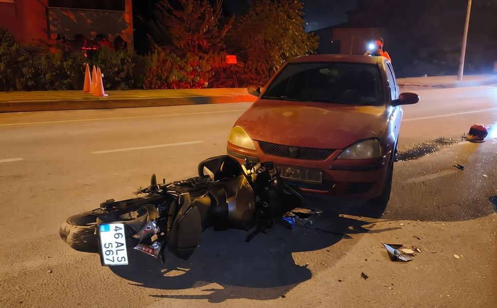 Otomobil İle Motosiklet Çarpıştı: 1 Yaralı