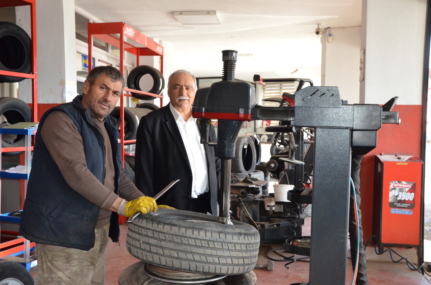 afşin oto lastikçilerde yoğunluk (2)