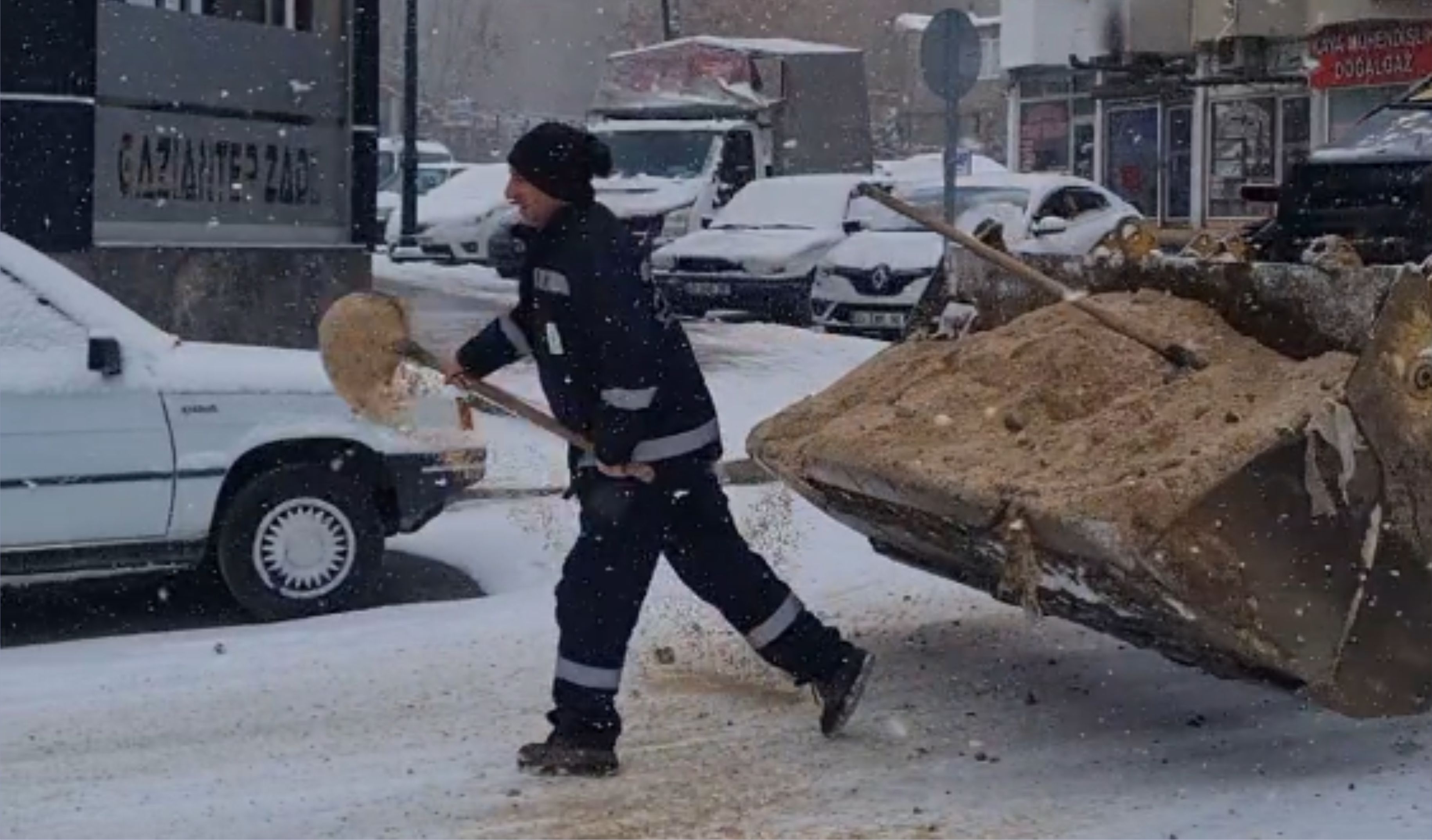 Afşin Belediyesi, Kar Küreme Çalışmalarını Sürdürüyor (1)-1