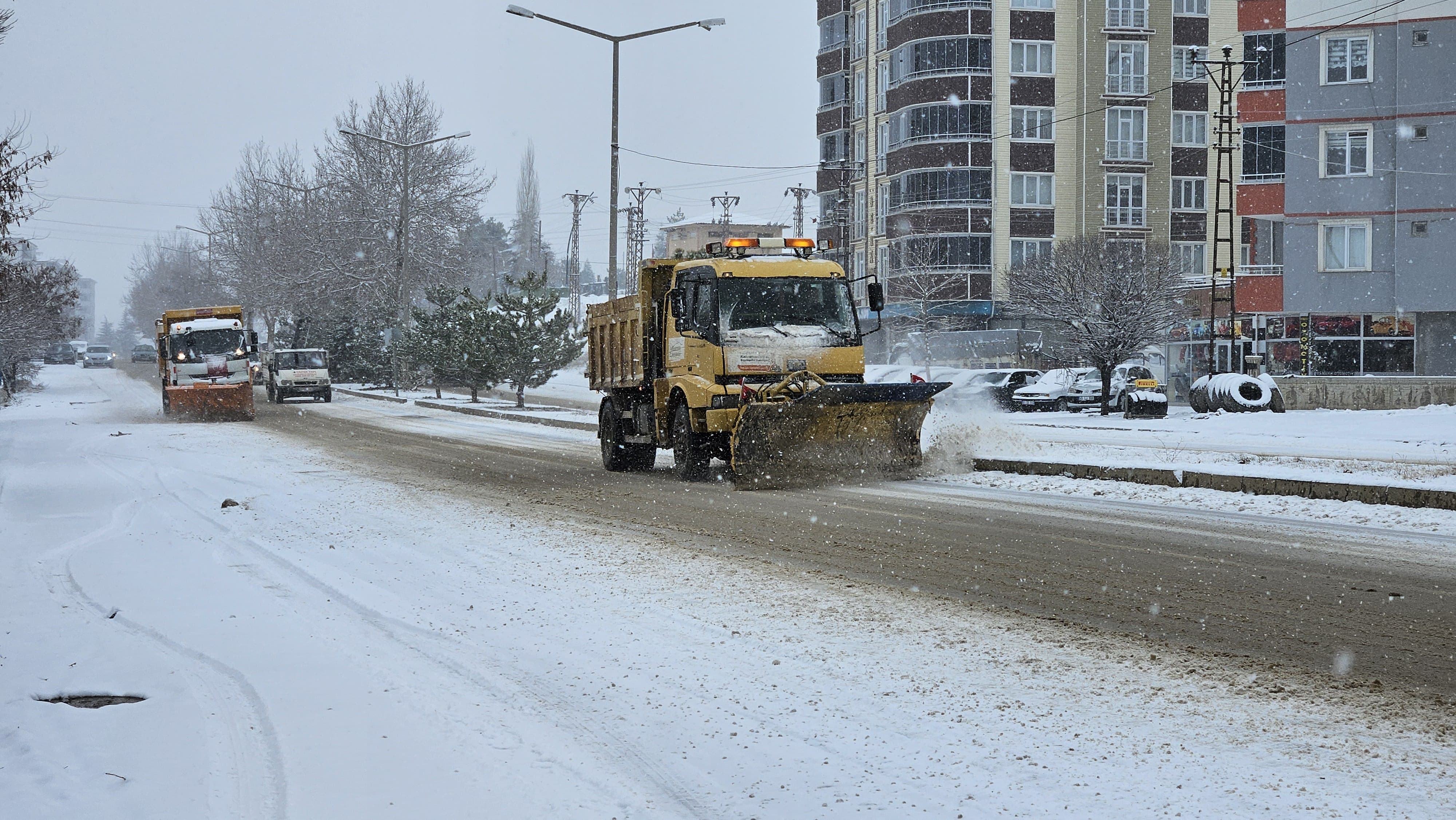 Afşin Belediyesi, Kar Küreme Çalışmalarını Sürdürüyor (2)