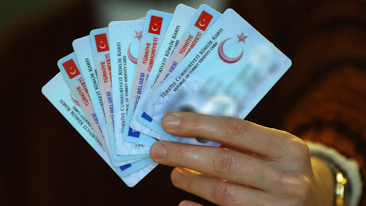 2017’de Kimlik Alanlar Dikkat: T.C. Kimlik Kartlarının Geçerlilik Süresi Doluyor