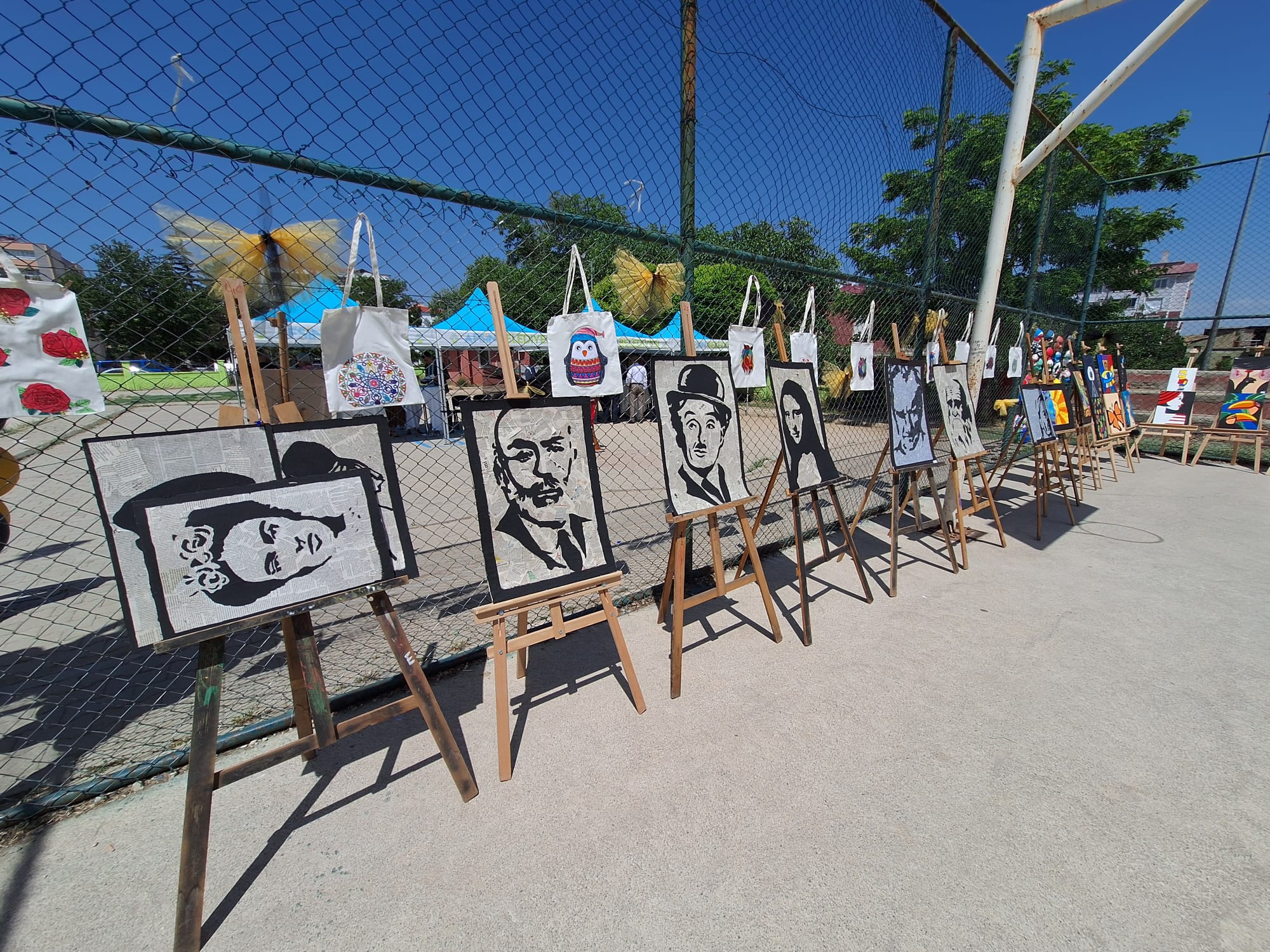 Aşık Mahzuni Şerif Ortaokulu'nda Görsel Sanatlar Sergisi Açıldı (4)