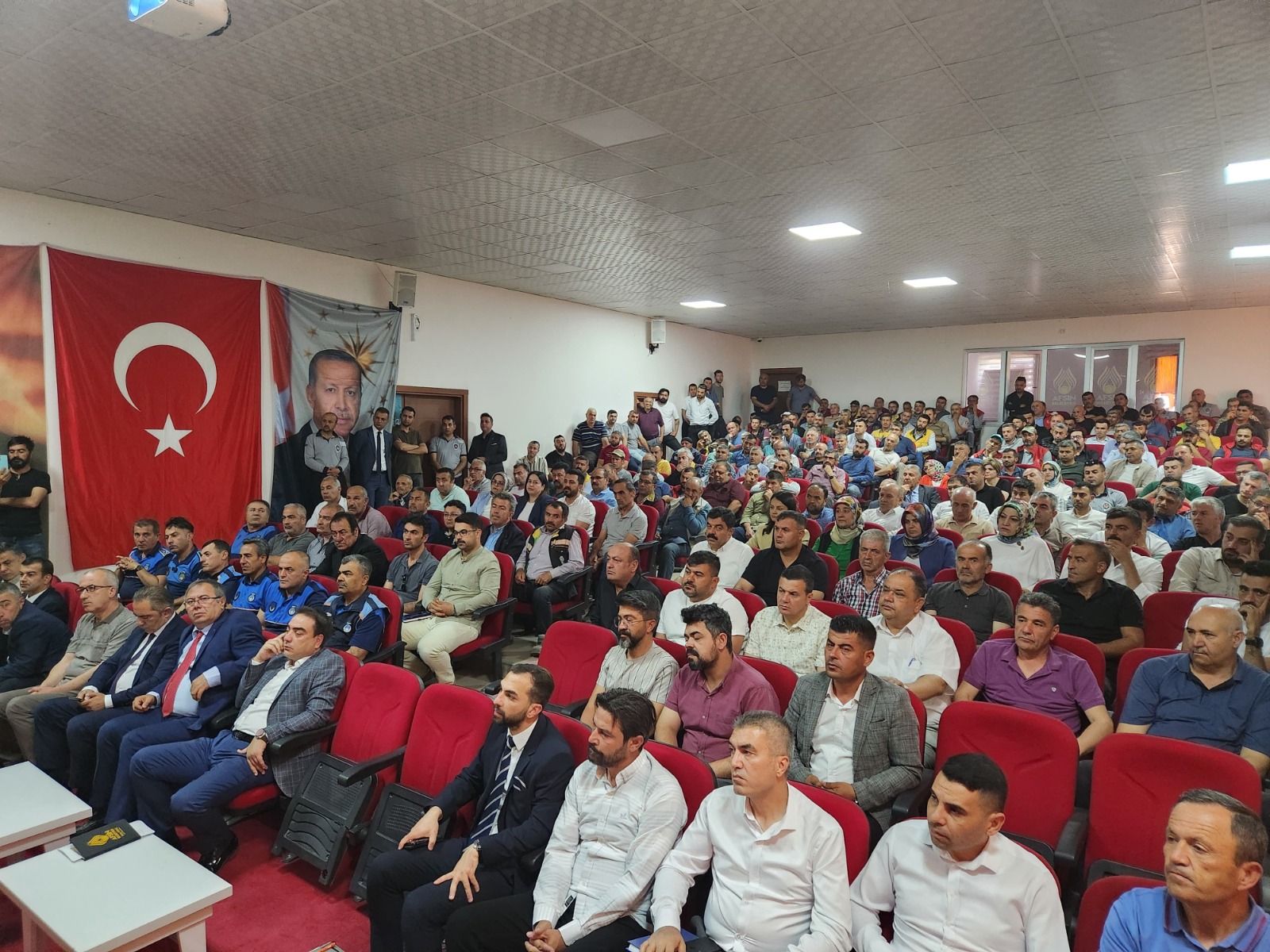 Başkan Koray Kıraç, Belediye Personeli Ile Toplantı Yaptı (1)