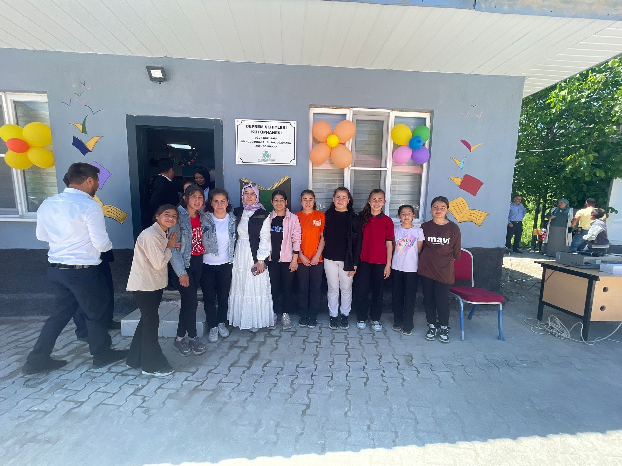 Deprem Şehitleri Adına Kütüphane Açıldı(1)