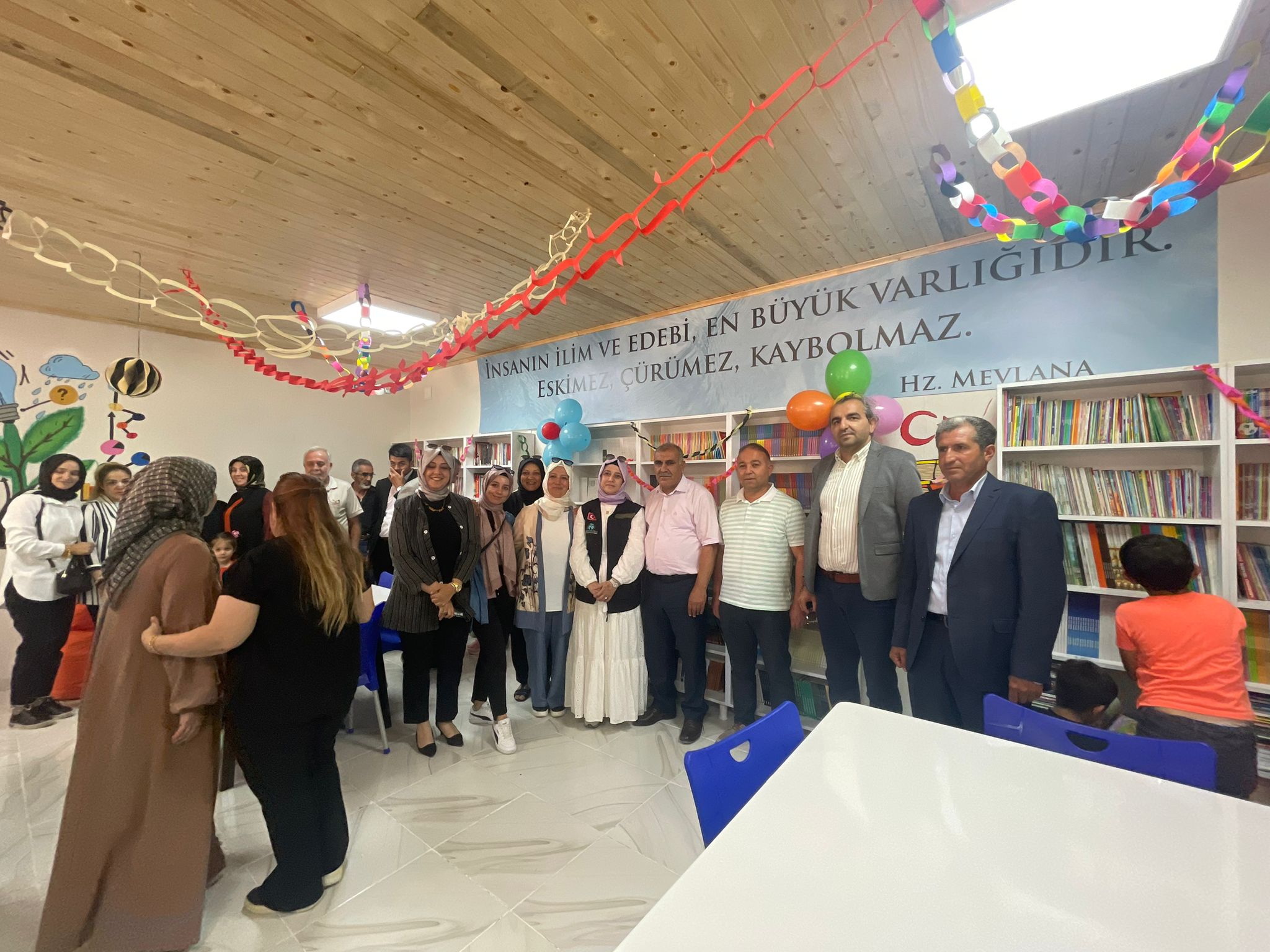 Deprem Şehitleri Adına Kütüphane Açıldı(3)