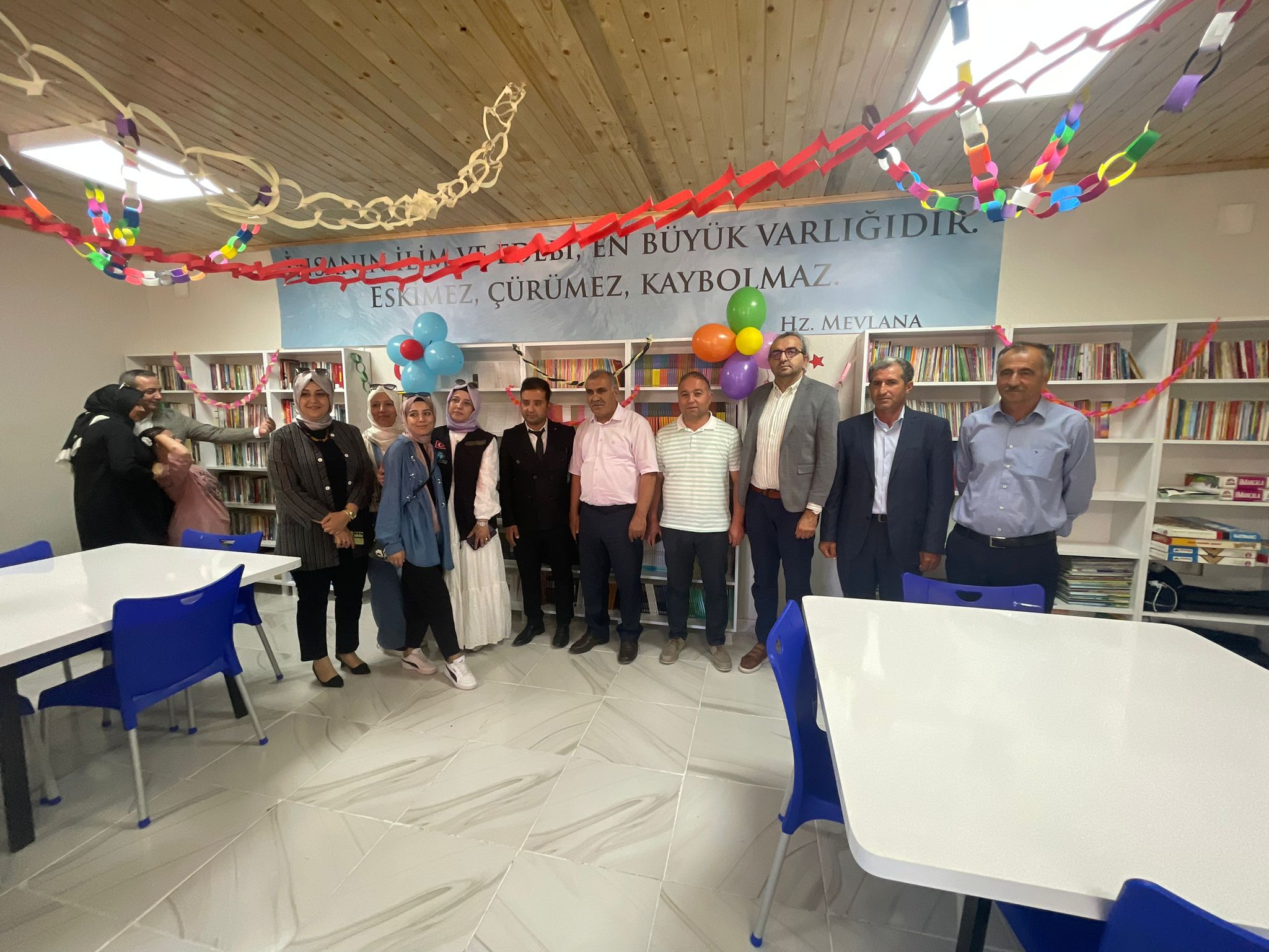 Deprem Şehitleri Adına Kütüphane Açıldı(5)