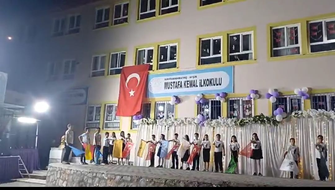 Mustafa Kemal İlkokulu'nda Mezuniyet Coşkusu (7)