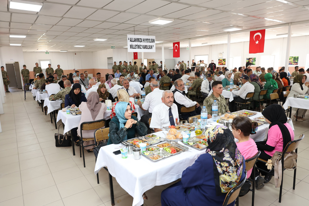 Valimiz Ünlüer, Şehit Aileleri Ve Gazilerimiz İle Bir Araya Geldi(2)