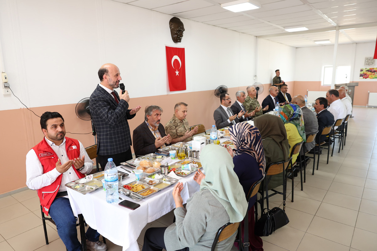 Valimiz Ünlüer, Şehit Aileleri Ve Gazilerimiz İle Bir Araya Geldi(3)