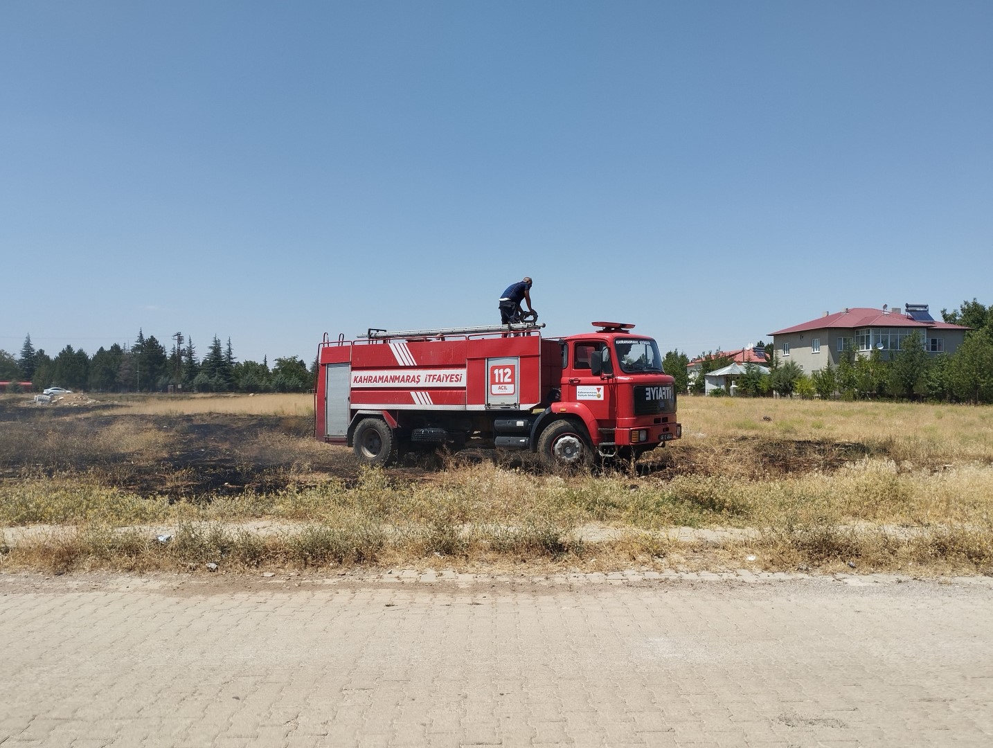 Afşin’de Anız Yangını 2 Saatte Söndürüldü3 (Large) (2)