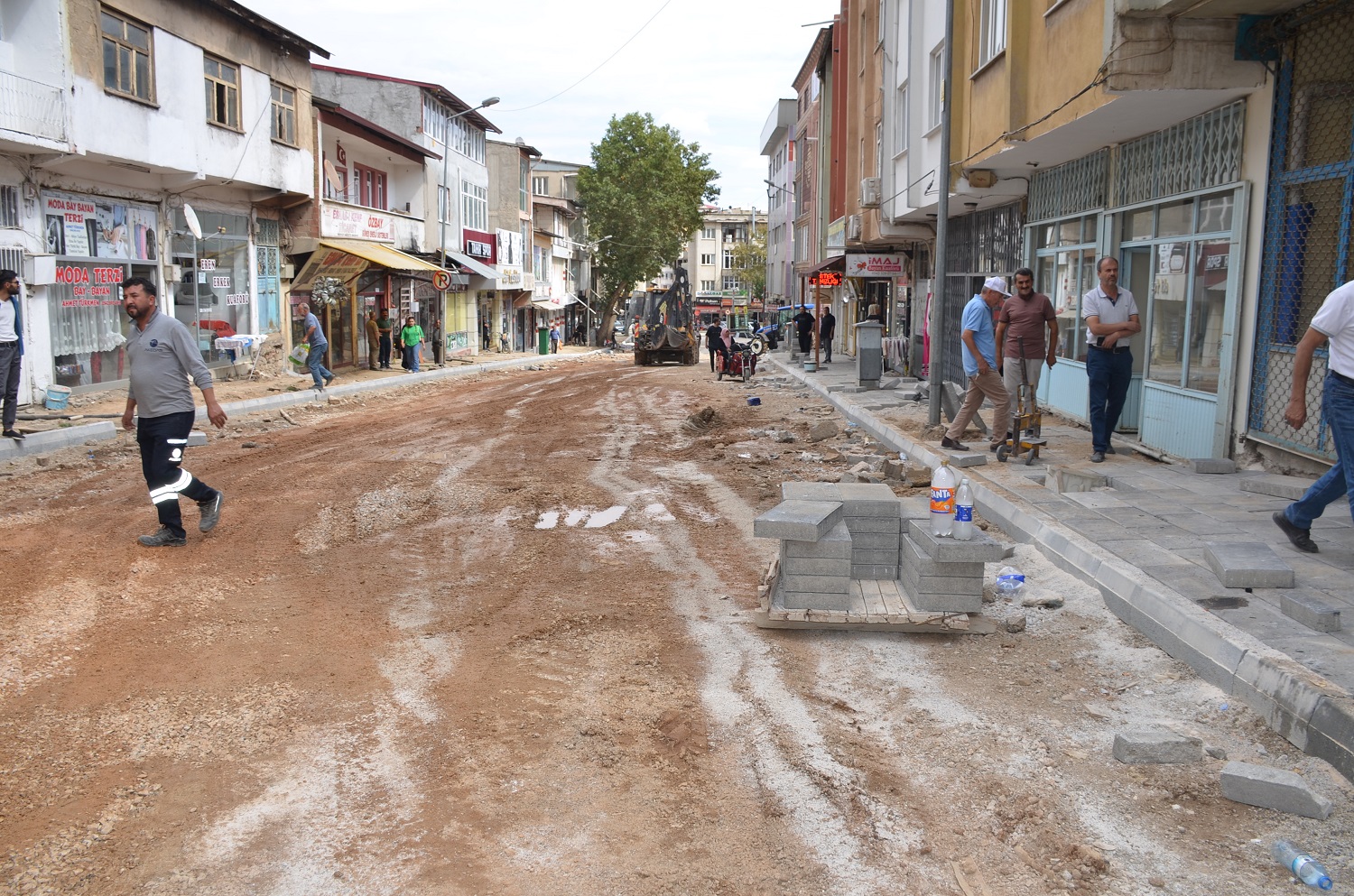 Başkan Kıraç, Fevzi Çakmak Caddesi'ndeki Çalışmaları Yerinde İnceledi (5)