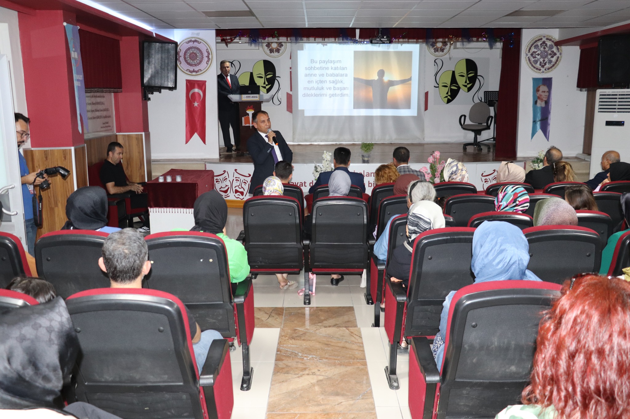 Baydur, Ahmet Beyazıt İlkokulu’nu Ziyaret Etti2