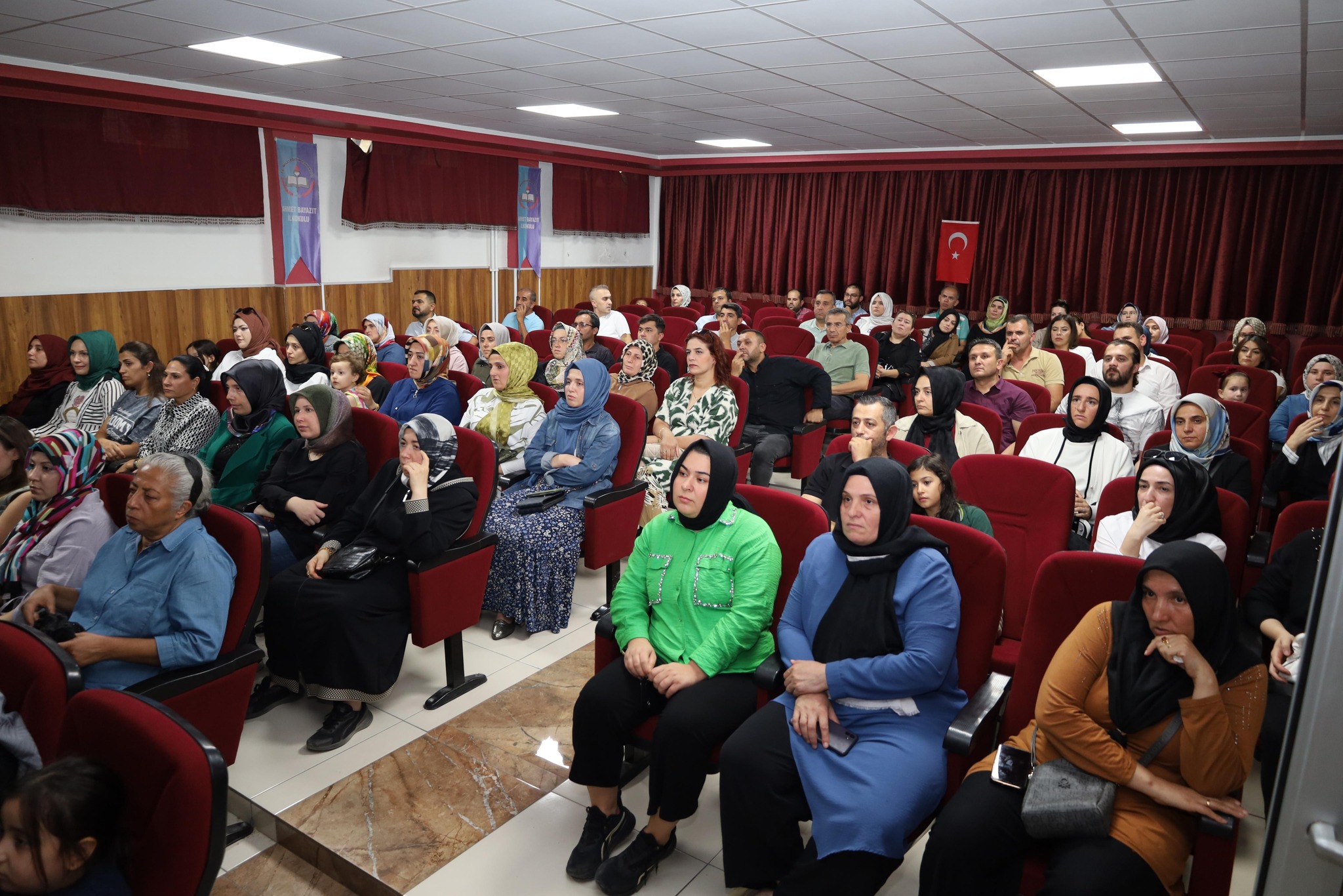 Baydur, Ahmet Beyazıt İlkokulu’nu Ziyaret Etti7