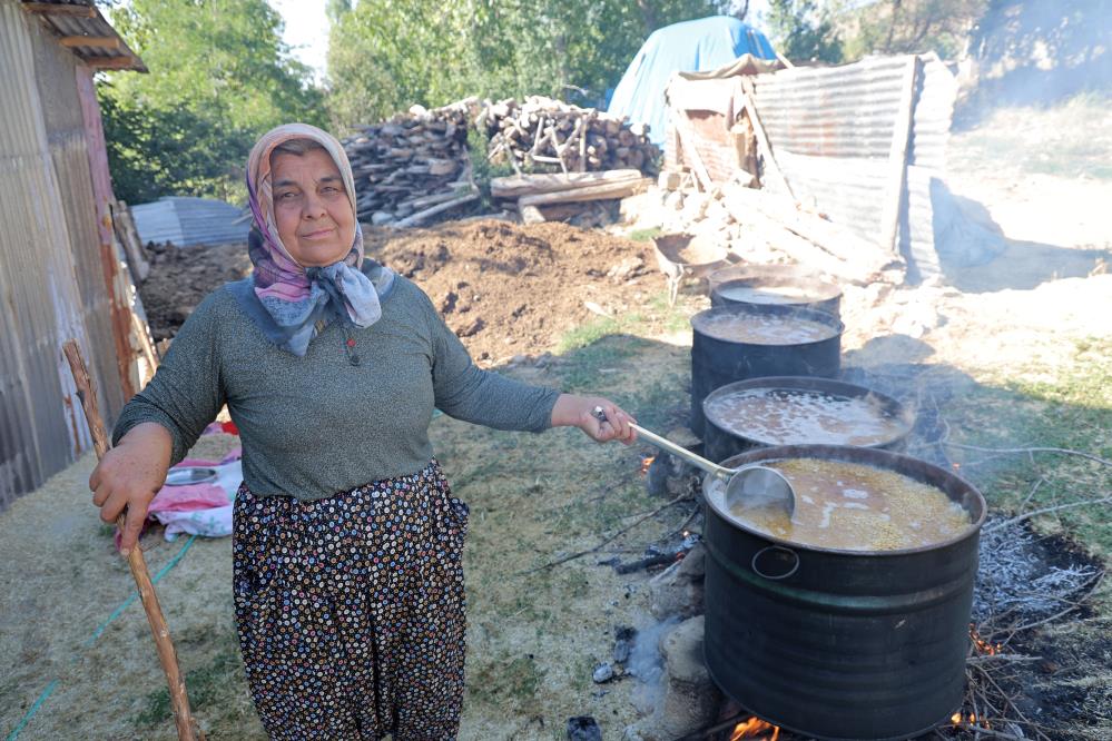 Kahramanmaraş'ta Kazanlarda Kaynatılan Buğday Organik Bulgur Haline Getiriliyor 5