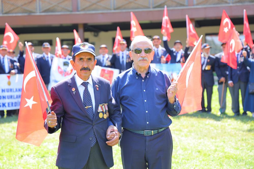 Kıbrıs Gazileri Başkonuş Yaylası'nda Stres Attı