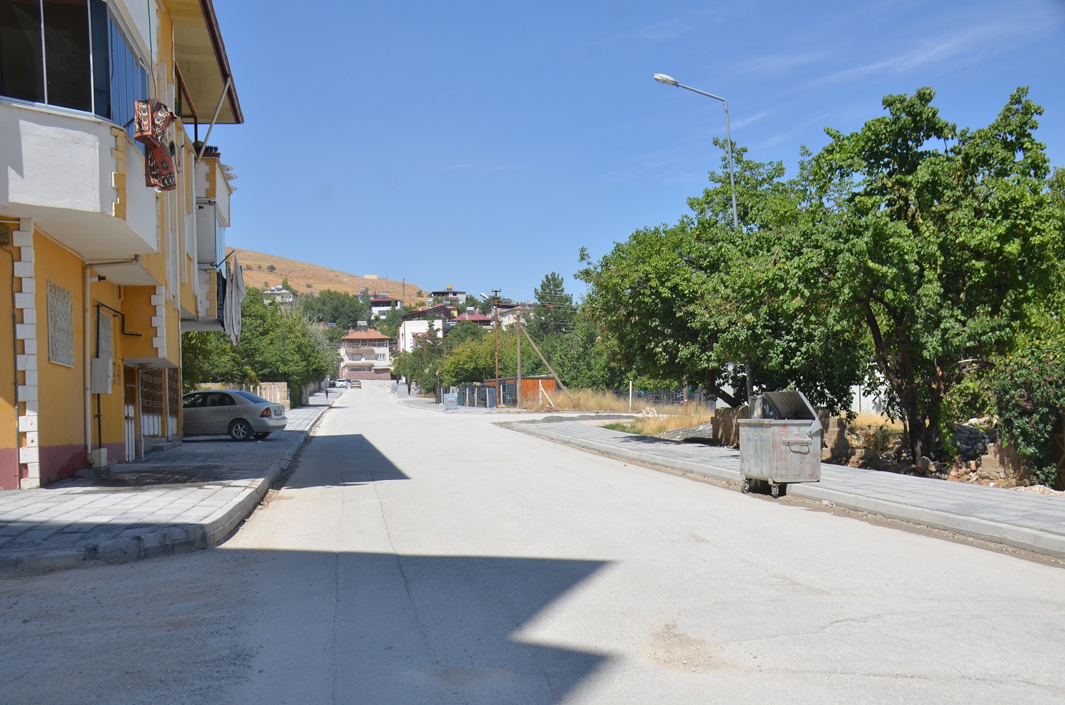 Köşoğlu Caddesi'nde Kaldırım Çalışmaları Tamamlandı (1)