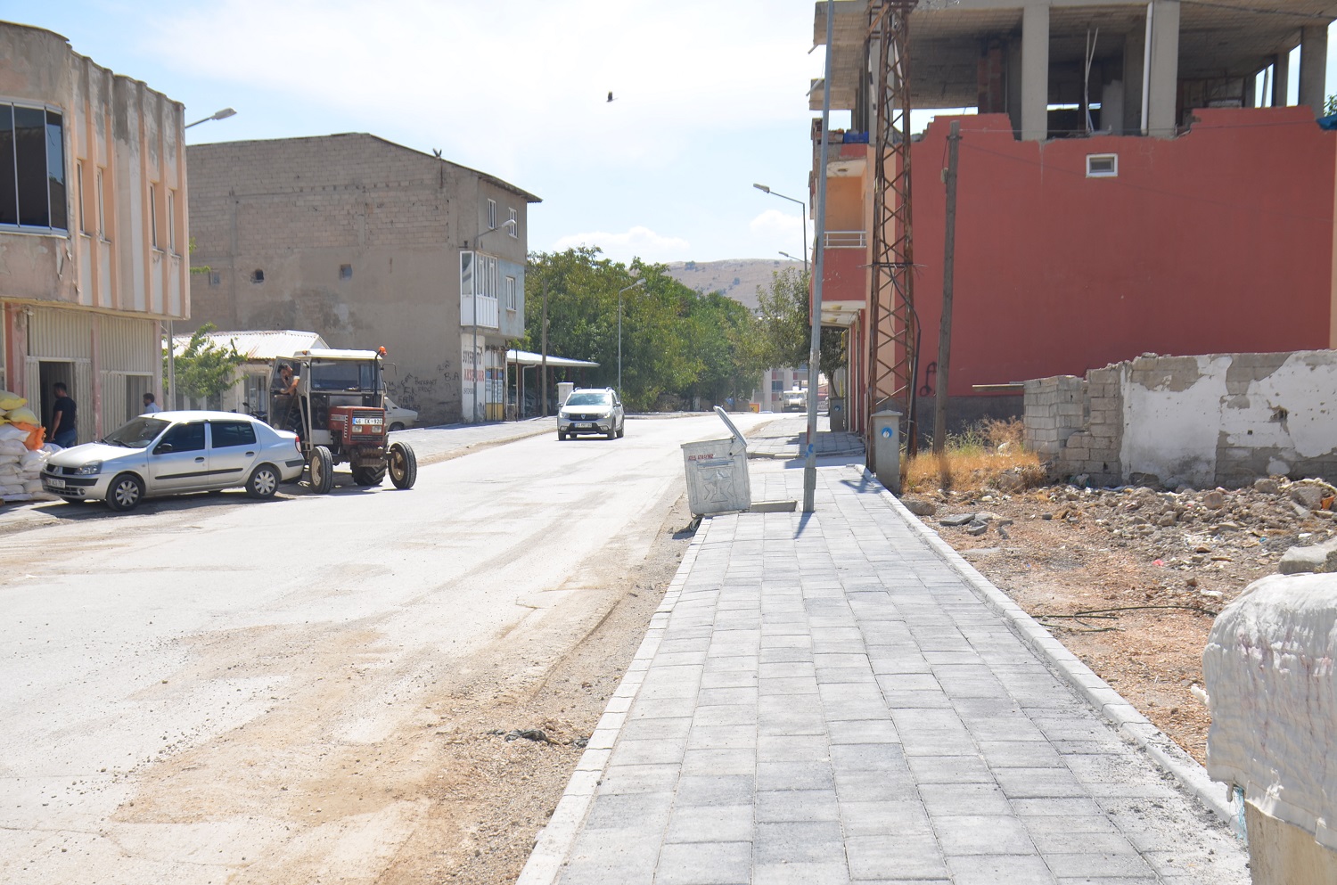 Köşoğlu Caddesi'nde Kaldırım Çalışmaları Tamamlandı (3)