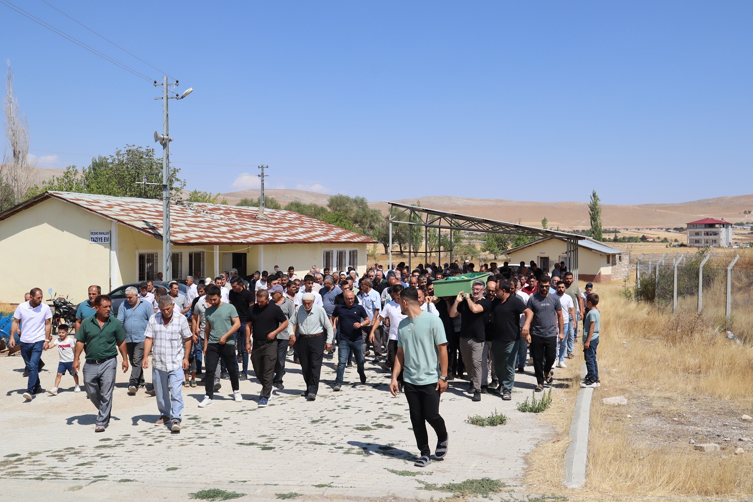 Motosiklet Kazasında Hayatını Kaybeden Genç Toprağa Verildi (10)