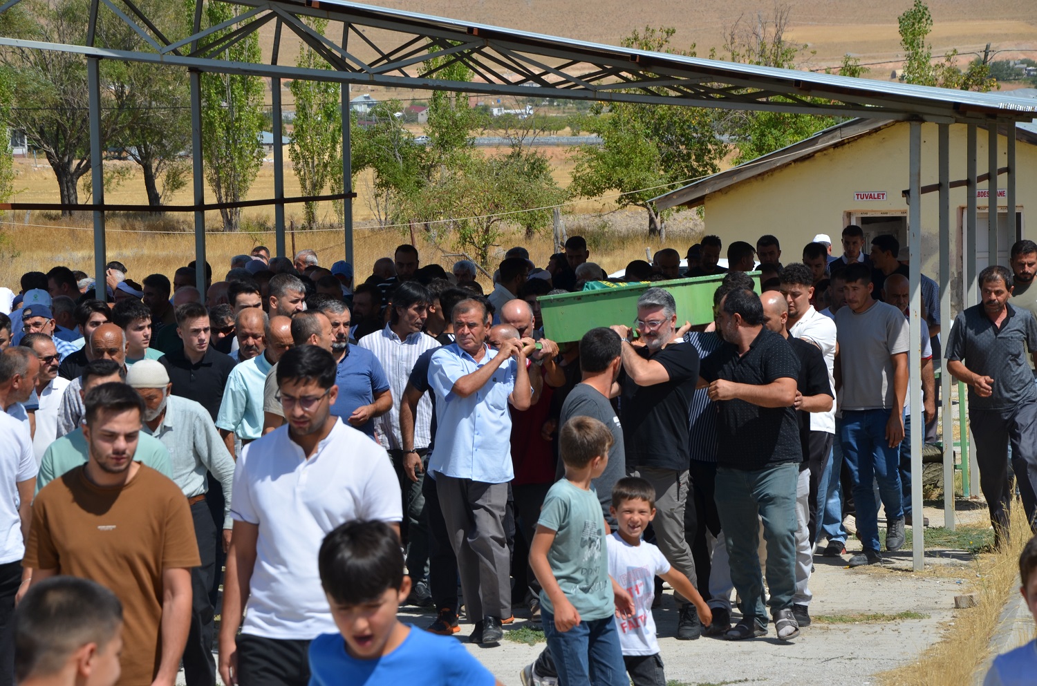 Motosiklet Kazasında Hayatını Kaybeden Genç Toprağa Verildi (3)